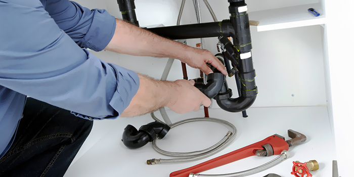 drain cleaning plumber in Dubailand